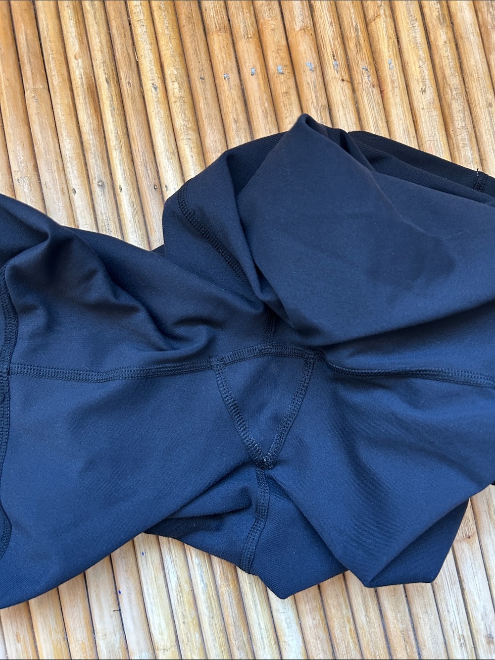 Fabletics Black Oasis High-Rise 6” Athletic Shorts with Side Pockets - Picture 4 of 6